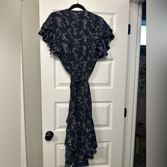 NWOT Max Studio Floral Ruffle Sleeve Dress size Med - Picture 1 of 2
